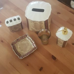 Croscill 5 piece townhouse Bath Set